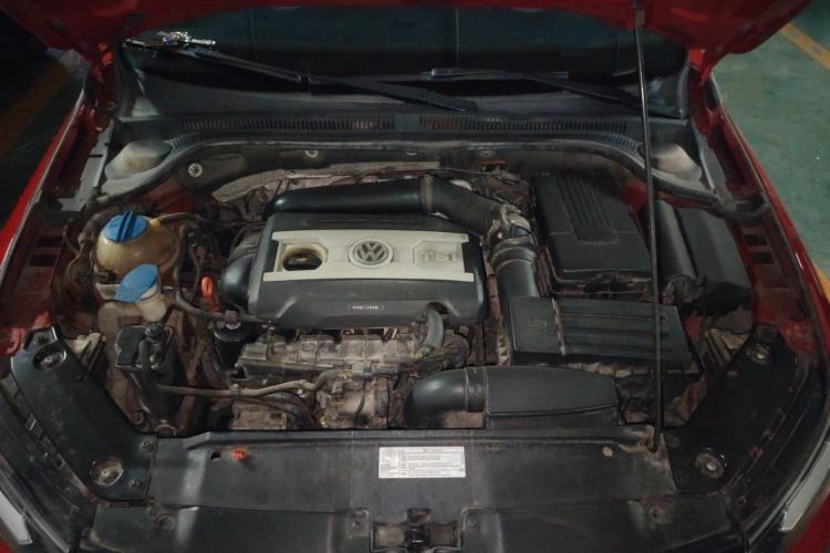 Used Volkswagen Sagitar 2013 2.0 TSI GLI Engine Bay