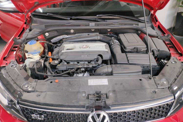 Used Volkswagen Sagitar 2013 2.0 TSI GLI Engine Bay