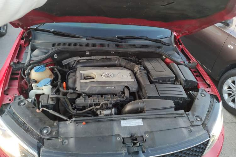 Used Volkswagen Sagitar 2013 2.0 TSI GLI Engine Bay