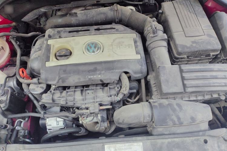 Used Volkswagen Sagitar 2013 2.0 TSI GLI Engine Bay