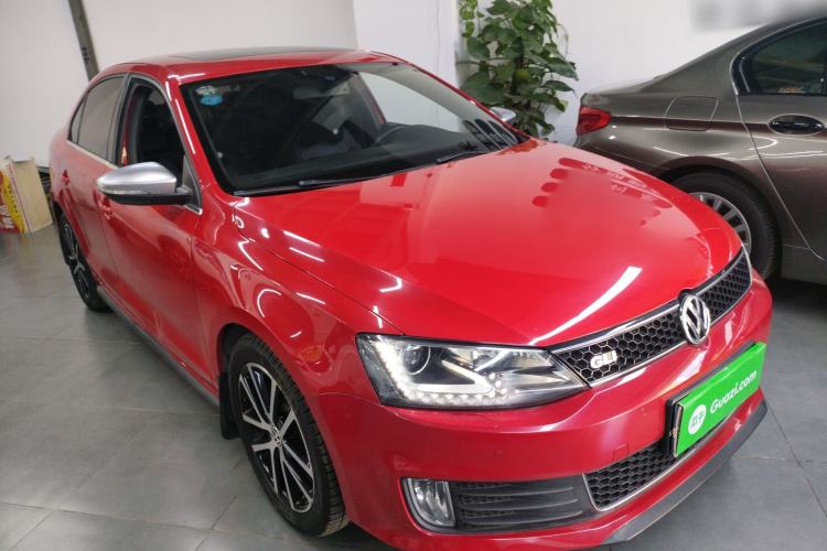 Used Volkswagen Sagitar 2013 2.0 TSI GLI Front Right 45 Deg