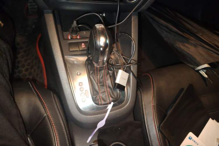 Used Volkswagen Sagitar 2013 2.0 TSI GLI Gear Lever