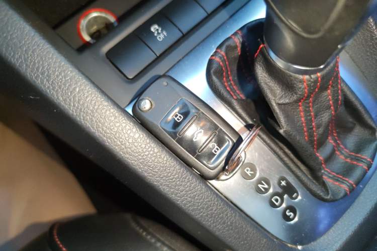 Used Volkswagen Sagitar 2013 2.0 TSI GLI Interior 1