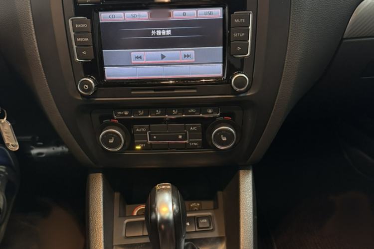 Used Volkswagen Sagitar 2013 2.0 TSI GLI Interior 12