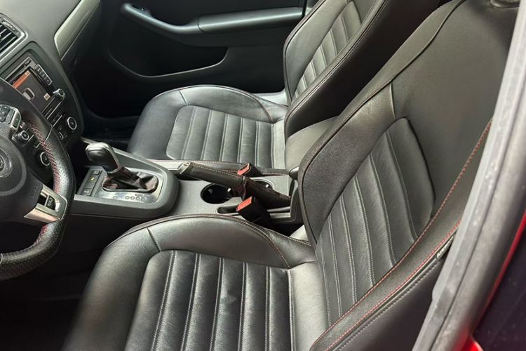 Used Volkswagen Sagitar 2013 2.0 TSI GLI Interior 2