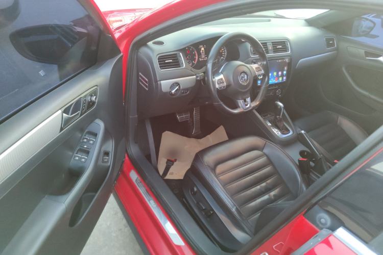 Used Volkswagen Sagitar 2013 2.0 TSI GLI Interior 3