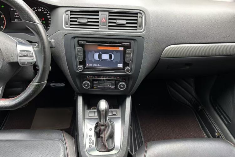 Used Volkswagen Sagitar 2013 2.0 TSI GLI Interior 4