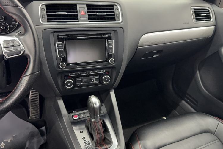 Used Volkswagen Sagitar 2013 2.0 TSI GLI Interior 4