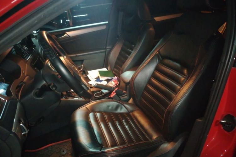 Used Volkswagen Sagitar 2013 2.0 TSI GLI Left Front Seat