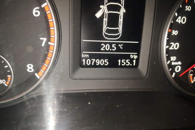 Used Volkswagen Sagitar 2013 2.0 TSI GLI Odometer Close Up
