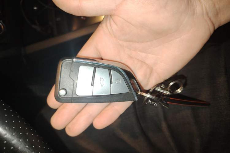 Used Volkswagen Sagitar 2013 2.0 TSI GLI Vehicle Key