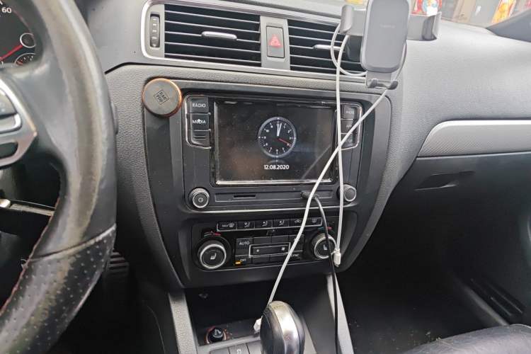 Used Volkswagen Sagitar 2013 2.0 TSI GLI Audio And AC Panel