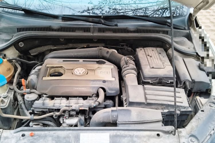 Used Volkswagen Sagitar 2013 2.0 TSI GLI Engine Bay