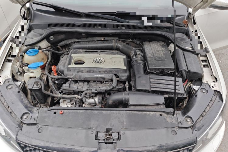 Used Volkswagen Sagitar 2013 2.0 TSI GLI Engine Bay