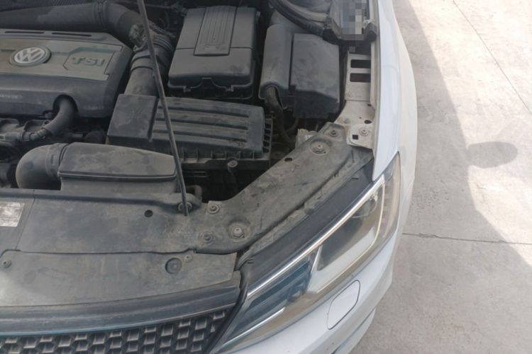 Used Volkswagen Sagitar 2013 2.0 TSI GLI Engine Bay Left