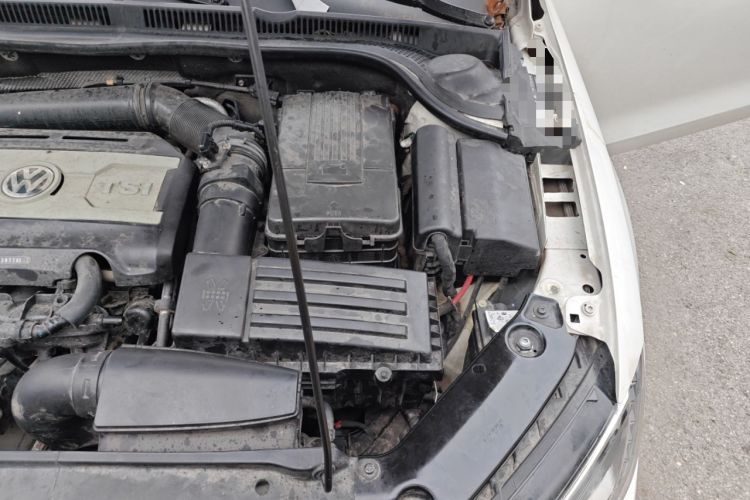 Used Volkswagen Sagitar 2013 2.0 TSI GLI Engine Bay Left