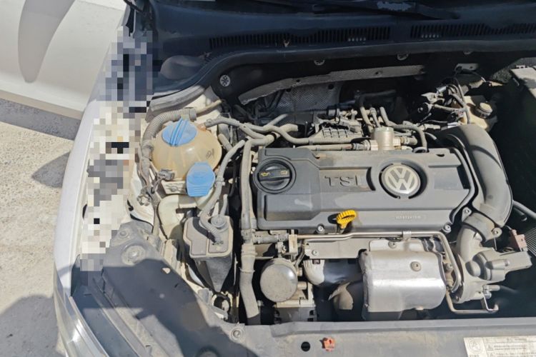 Used Volkswagen Sagitar 2013 1.4 TSI BlueMotion Edition Engine Bay Right
