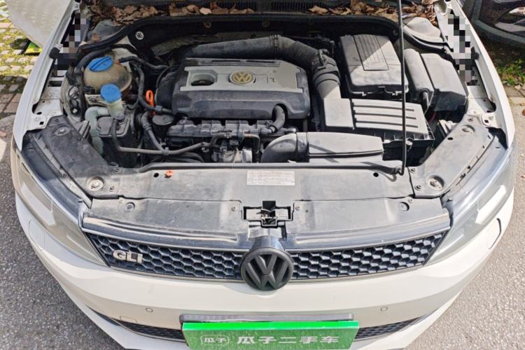Used Volkswagen Sagitar 2013 2.0 TSI GLI Engine Bay
