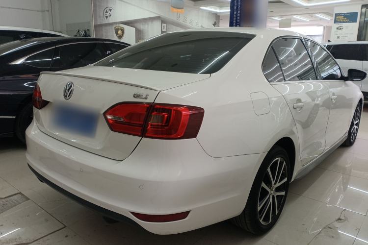 Used Volkswagen Sagitar 2013 2.0 TSI GLI Exterior 5