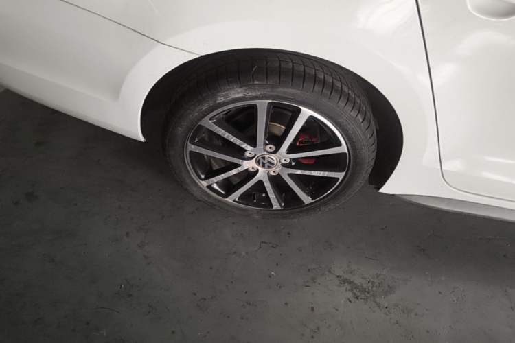 Used Volkswagen Sagitar 2013 2.0 TSI GLI Exterior 5