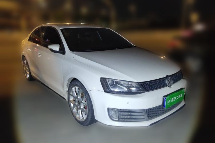 Used Volkswagen Sagitar 2013 2.0 TSI GLI Front Right 45 Deg