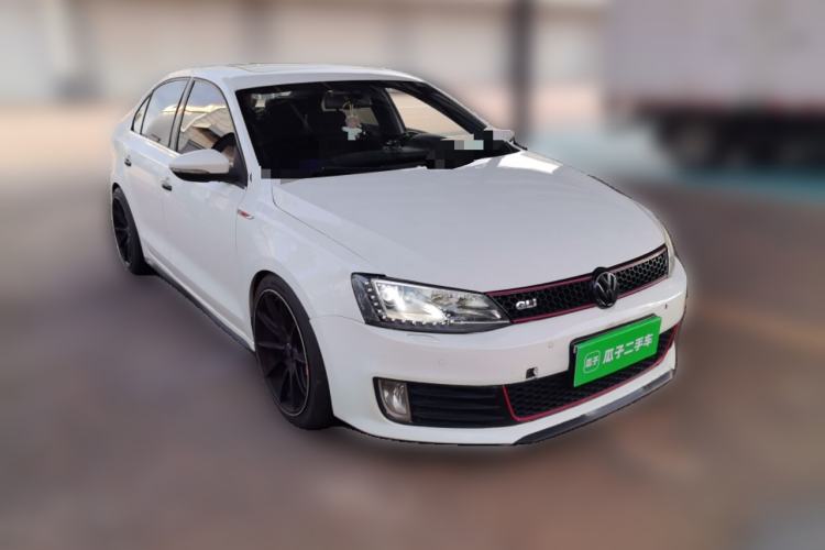 Used Volkswagen Sagitar 2013 2.0 TSI GLI Front Right 45 Deg