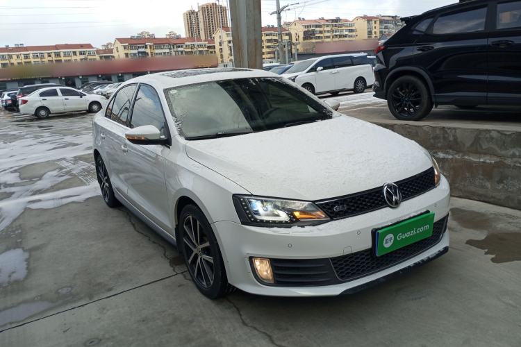 Used Volkswagen Sagitar 2013 2.0 TSI GLI Front Right 45 Deg
