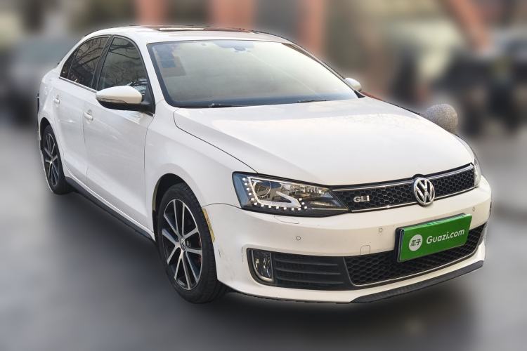 Used Volkswagen Sagitar 2013 2.0 TSI GLI Front Right 45 Deg