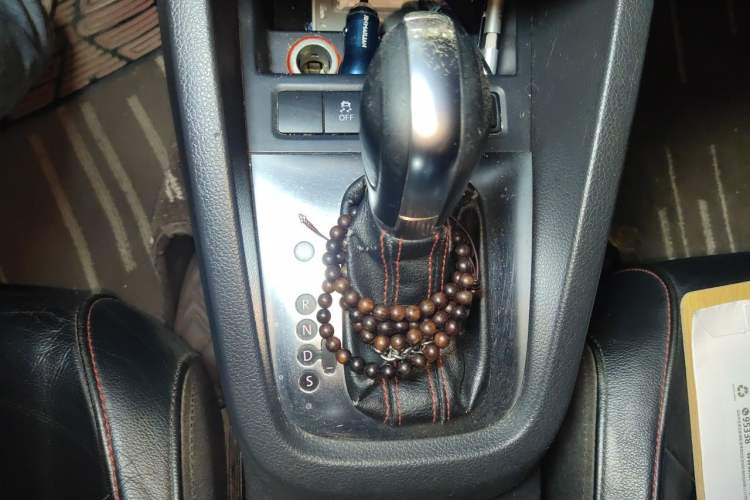 Used Volkswagen Sagitar 2013 2.0 TSI GLI Gear Lever