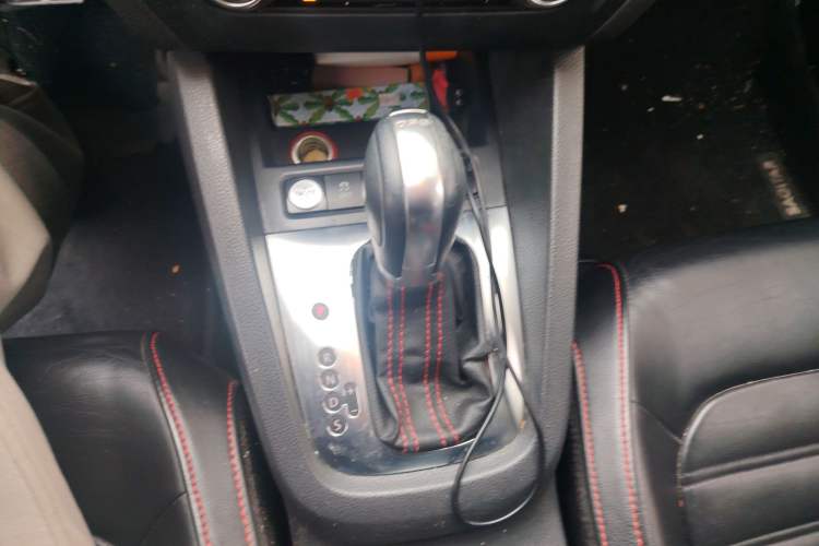 Used Volkswagen Sagitar 2013 2.0 TSI GLI Gear Lever