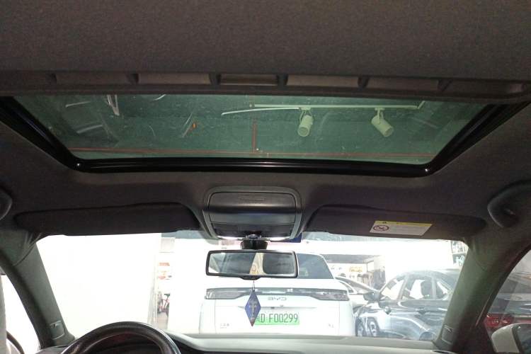 Used Volkswagen Sagitar 2013 2.0 TSI GLI Headliner