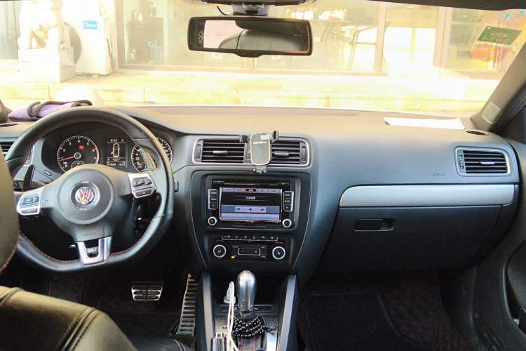 Used Volkswagen Sagitar 2013 2.0 TSI GLI Headliner