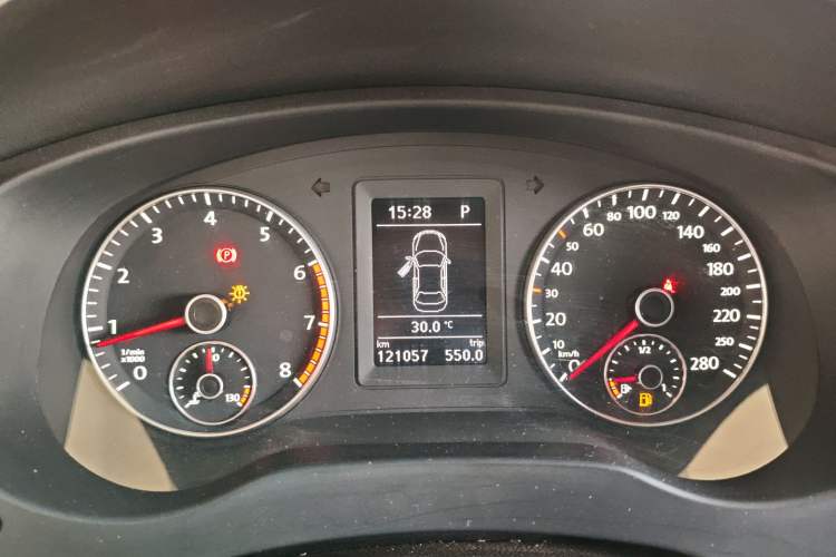 Used Volkswagen Sagitar 2013 2.0 TSI GLI Instrument Cluster