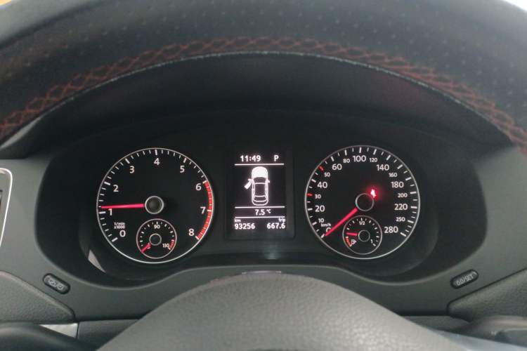 Used Volkswagen Sagitar 2013 2.0 TSI GLI Instrument Cluster