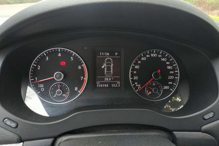 Used Volkswagen Sagitar 2013 2.0 TSI GLI Instrument Cluster