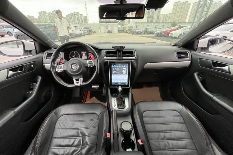 Used Volkswagen Sagitar 2013 2.0 TSI GLI Interior 2