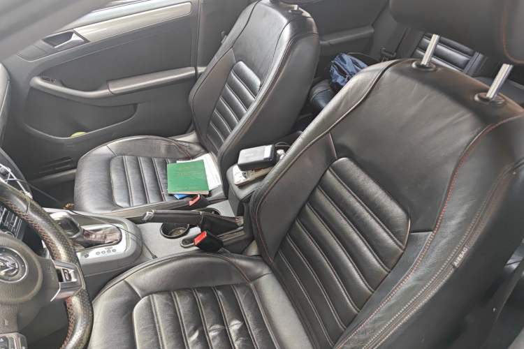 Used Volkswagen Sagitar 2013 2.0 TSI GLI Left Front Seat