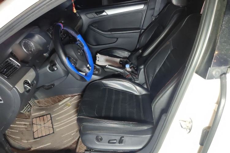 Used Volkswagen Sagitar 2013 2.0 TSI GLI Left Front Seat