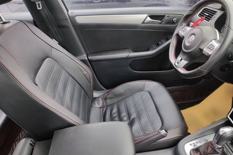 Used Volkswagen Sagitar 2013 2.0 TSI GLI Left Front Seat