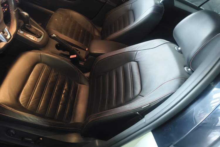 Used Volkswagen Sagitar 2013 2.0 TSI GLI Left Front Seat