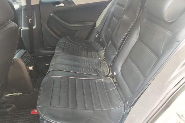 Used Volkswagen Sagitar 2013 1.4 TSI BlueMotion Edition Left Rear Seat