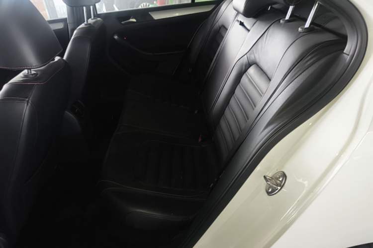 Used Volkswagen Sagitar 2013 2.0 TSI GLI Left Rear Seat