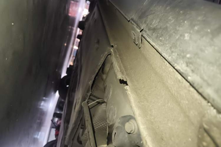 Used Volkswagen Sagitar 2013 2.0 TSI GLI Left Side Sill