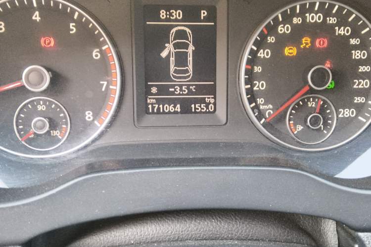 Used Volkswagen Sagitar 2013 2.0 TSI GLI Odometer Close Up