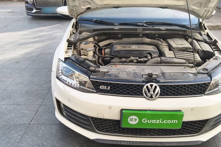 Used Volkswagen Sagitar 2013 2.0 TSI GLI Right Front Headlight
