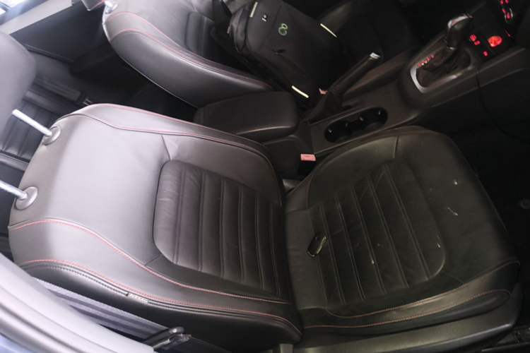 Used Volkswagen Sagitar 2013 2.0 TSI GLI Right Front Seat
