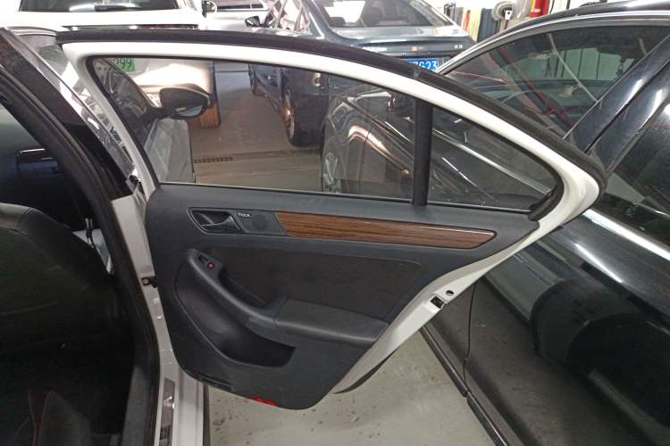 Used Volkswagen Sagitar 2013 2.0 TSI GLI Right Rear Door Interior