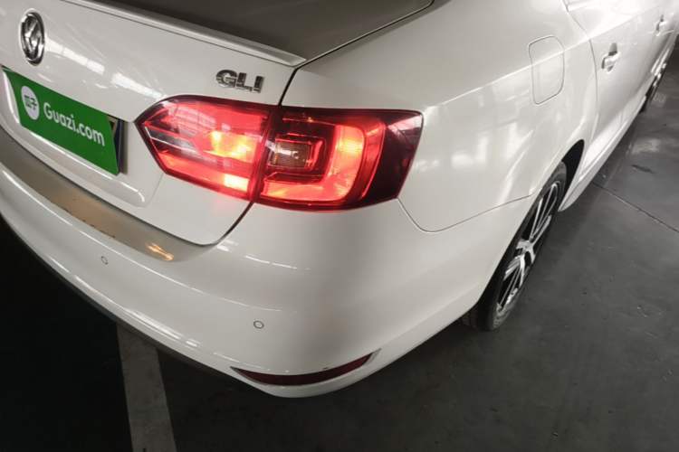 Used Volkswagen Sagitar 2013 2.0 TSI GLI Right Rear Taillight