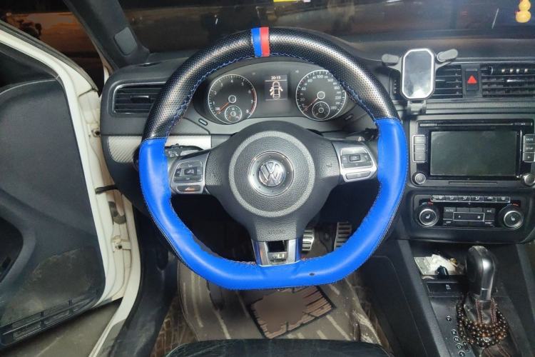 Used Volkswagen Sagitar 2013 2.0 TSI GLI Steering Wheel