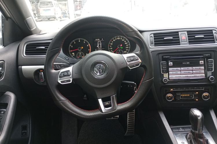 Used Volkswagen Sagitar 2013 2.0 TSI GLI Steering Wheel